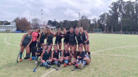 Las chicas disfrutaron de otra fecha a puro hockey